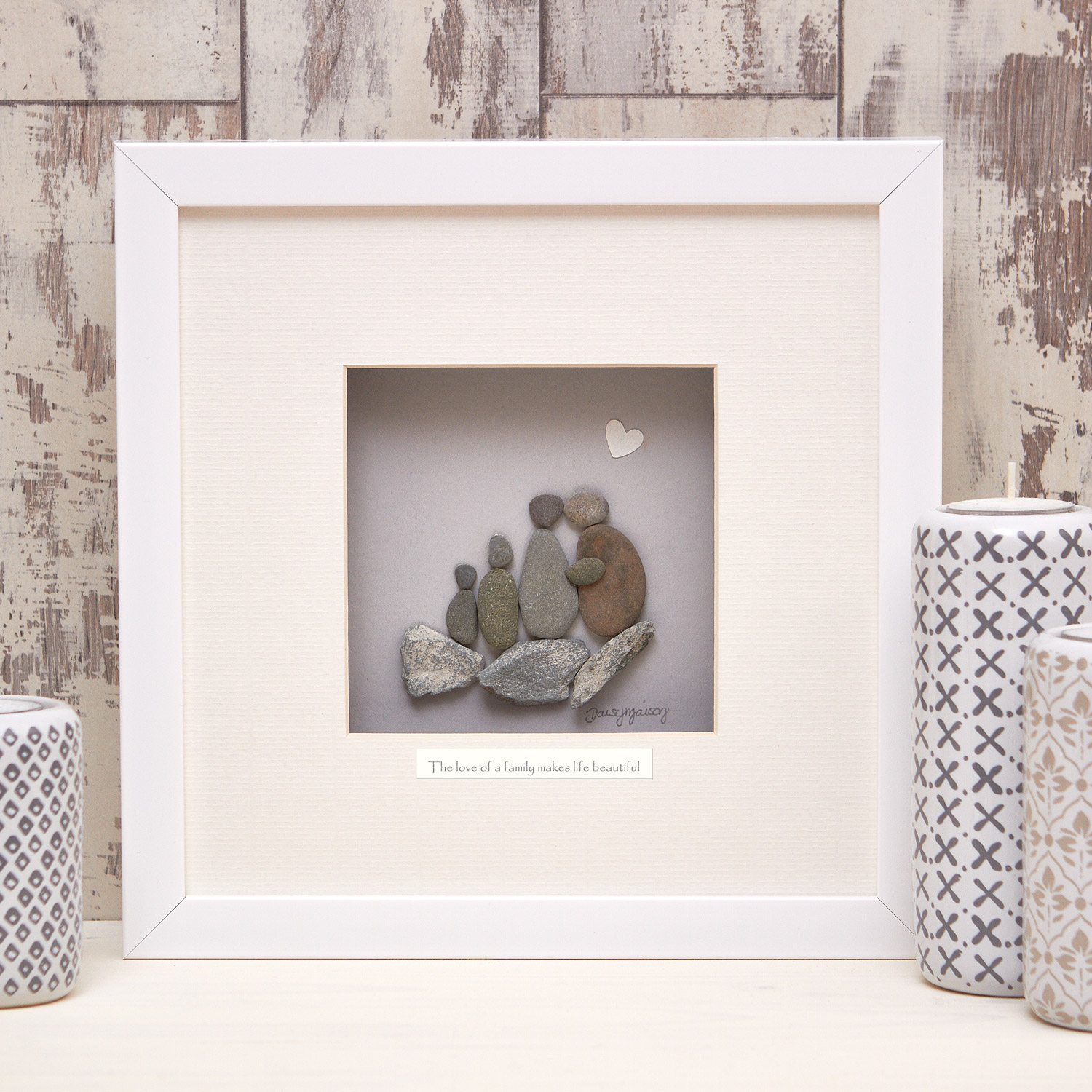 ‘The Love Of a Family Makes Life Beautiful’ Pebble Picture